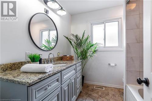 120 Pusey Boulevard, Brantford, ON - Indoor Photo Showing Bathroom