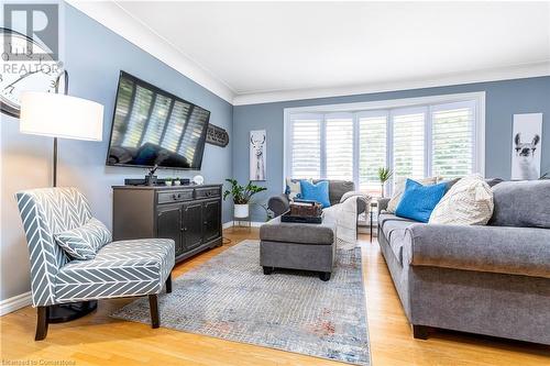 120 Pusey Boulevard, Brantford, ON - Indoor Photo Showing Living Room