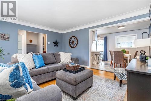 120 Pusey Boulevard, Brantford, ON - Indoor Photo Showing Living Room