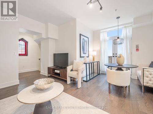 102 - 1183 Dufferin Street, Toronto, ON - Indoor Photo Showing Living Room