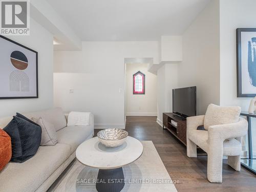 102 - 1183 Dufferin Street, Toronto, ON - Indoor Photo Showing Living Room