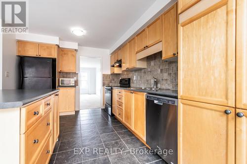 2925 Garnethill Way, Oakville, ON - Indoor Photo Showing Kitchen