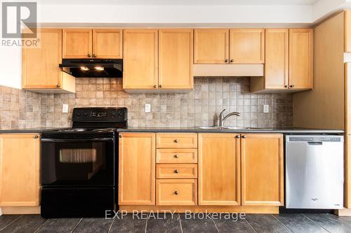 2925 Garnethill Way, Oakville, ON - Indoor Photo Showing Kitchen