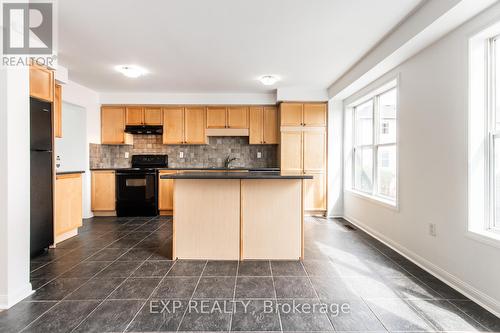 2925 Garnethill Way, Oakville, ON - Indoor Photo Showing Kitchen