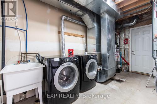 2925 Garnethill Way, Oakville, ON - Indoor Photo Showing Laundry Room