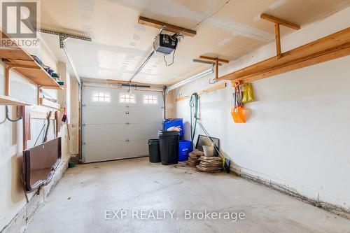 2925 Garnethill Way, Oakville, ON - Indoor Photo Showing Garage