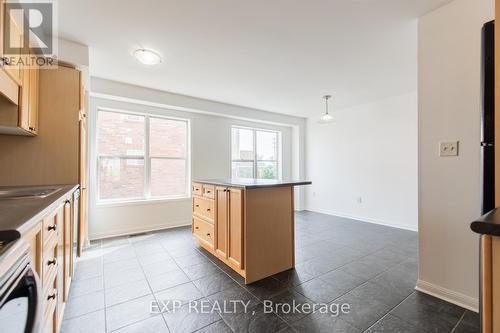 2925 Garnethill Way, Oakville, ON - Indoor Photo Showing Kitchen With Double Sink