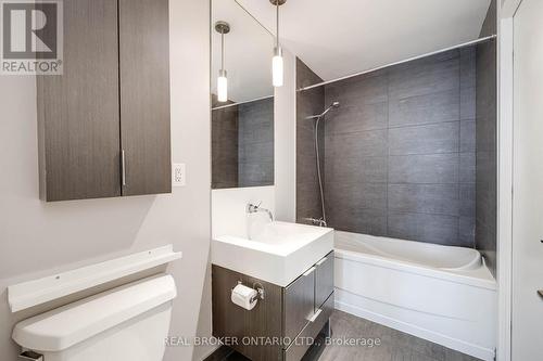 3903 - 110 Charles Street E, Toronto, ON - Indoor Photo Showing Bathroom