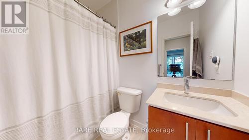 31 Oak Street, Toronto, ON - Indoor Photo Showing Bathroom