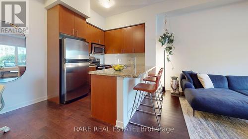 31 Oak Street, Toronto, ON - Indoor Photo Showing Kitchen