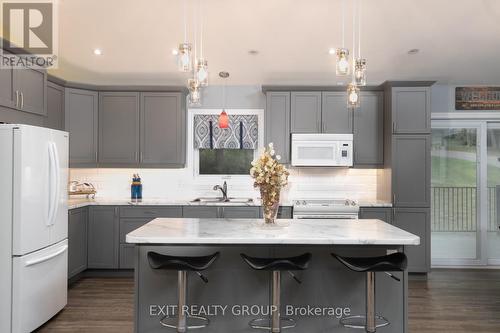 14846 County Road 2, Brighton, ON - Indoor Photo Showing Kitchen With Double Sink With Upgraded Kitchen