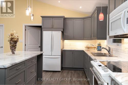 14846 County Road 2, Brighton, ON - Indoor Photo Showing Kitchen With Double Sink