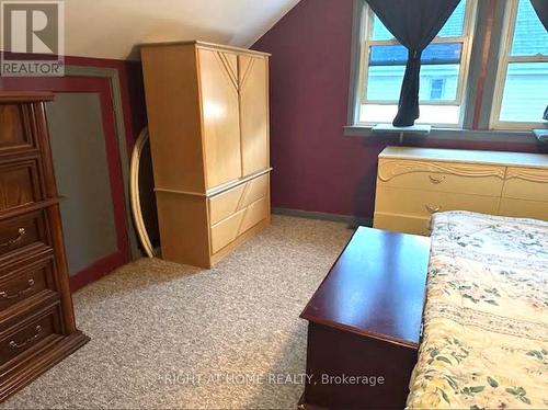 69 Victoria Avenue N, Kawartha Lakes (Lindsay), ON - Indoor Photo Showing Bedroom