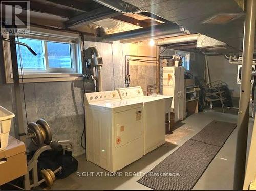 69 Victoria Avenue N, Kawartha Lakes (Lindsay), ON - Indoor Photo Showing Laundry Room