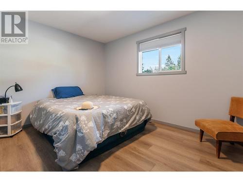 1720 Oliver Ranch Road, Okanagan Falls, BC - Indoor Photo Showing Bedroom