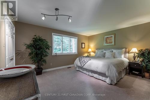 118 Somerset Road, London, ON - Indoor Photo Showing Bedroom