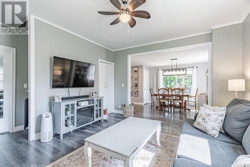 95 Myrtle Street, Aylmer (Ay), ON - Indoor Photo Showing Living Room