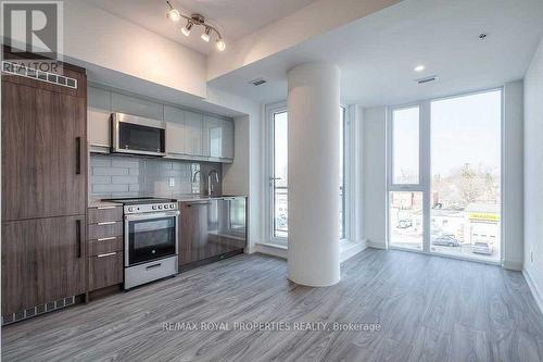 403 - 90 Glen Everest Road, Toronto, ON - Indoor Photo Showing Kitchen With Upgraded Kitchen