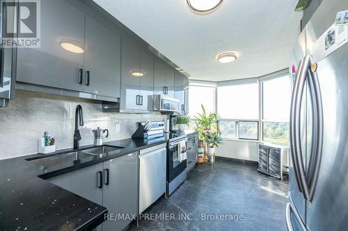 522 - 6 Humberline Drive, Toronto, ON - Indoor Photo Showing Kitchen With Upgraded Kitchen