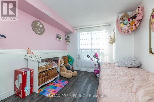 522 - 6 Humberline Drive, Toronto, ON - Indoor Photo Showing Bedroom