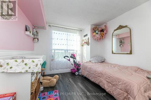 522 - 6 Humberline Drive, Toronto, ON - Indoor Photo Showing Bedroom