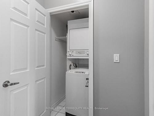 113-16 Dallimore Circ, Toronto, ON - Indoor Photo Showing Laundry Room