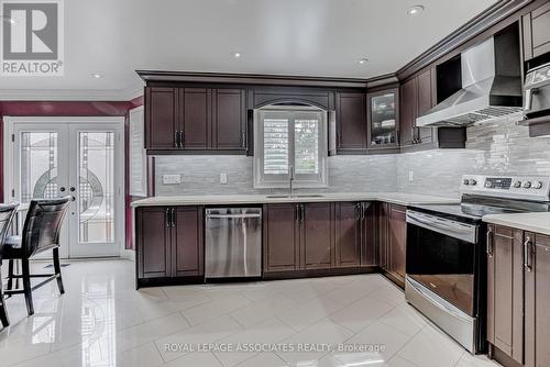 9 Weston Downs Avenue, Toronto, ON - Indoor Photo Showing Kitchen With Upgraded Kitchen