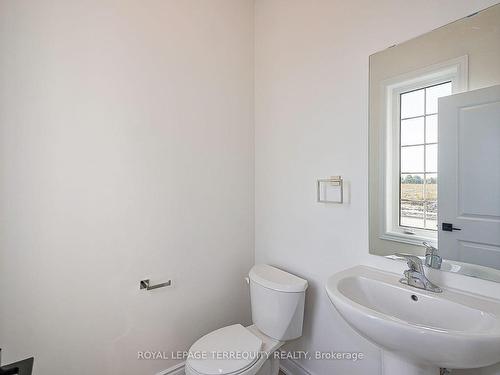 21 Mission St, Wasaga Beach, ON - Indoor Photo Showing Bathroom