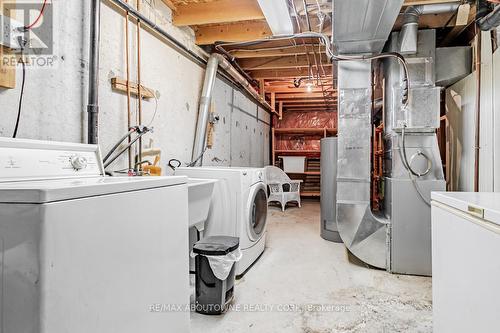 14 - 27 Hartnell Square, Brampton, ON - Indoor Photo Showing Laundry Room