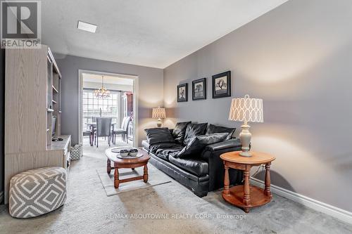 14 - 27 Hartnell Square, Brampton, ON - Indoor Photo Showing Living Room