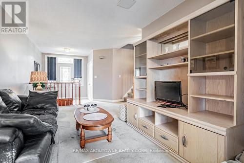 14 - 27 Hartnell Square, Brampton, ON - Indoor Photo Showing Living Room