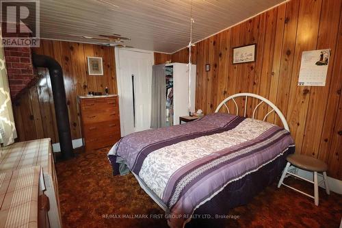 421-423 Minnie Avenue, Tweed, ON - Indoor Photo Showing Bedroom