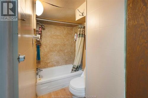 577 Allendale, Windsor, ON - Indoor Photo Showing Bathroom