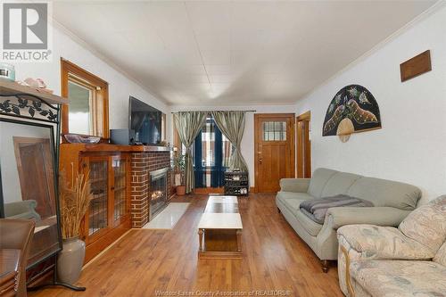 577 Allendale, Windsor, ON - Indoor Photo Showing Living Room With Fireplace