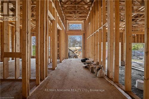 7 Circle Street, Niagara-On-The-Lake, ON - Indoor Photo Showing Other Room