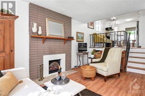 584 Dickinson Avenue, Ottawa, ON - Indoor Photo Showing Living Room With Fireplace