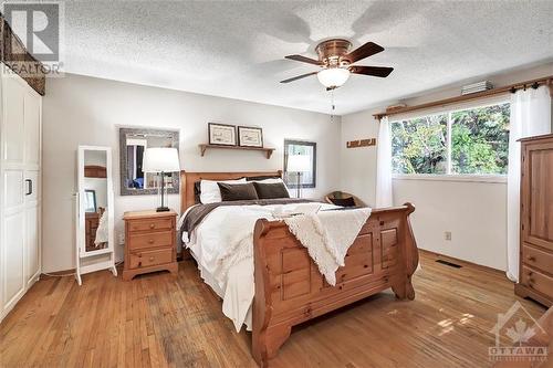 584 Dickinson Avenue, Ottawa, ON - Indoor Photo Showing Bedroom