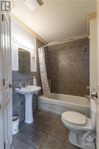 713 Montee Lebrun Road, Casselman, ON - Indoor Photo Showing Bathroom