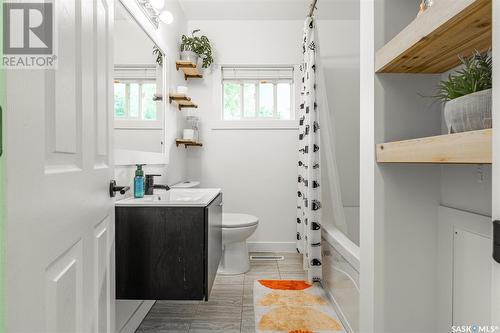 3229 Mountbatten Street, Saskatoon, SK - Indoor Photo Showing Bathroom