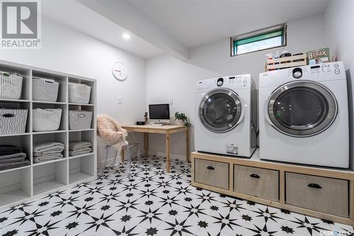 3229 Mountbatten Street, Saskatoon, SK - Indoor Photo Showing Laundry Room