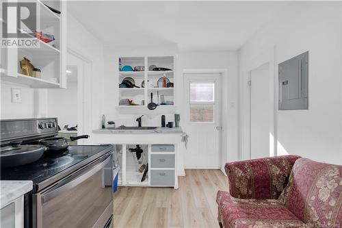 193/195 Canada, Fredericton, NB - Indoor Photo Showing Kitchen