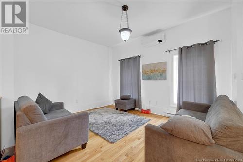 193/195 Canada, Fredericton, NB - Indoor Photo Showing Living Room