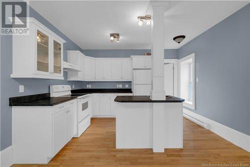 193/195 Canada, Fredericton, NB - Indoor Photo Showing Kitchen