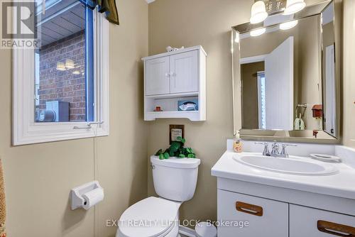 10 Climie Court, Clarington (Bowmanville), ON - Indoor Photo Showing Bathroom