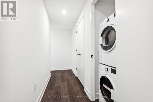 3404 - 55 Charles Street E, Toronto (Church-Yonge Corridor), ON - Indoor Photo Showing Laundry Room