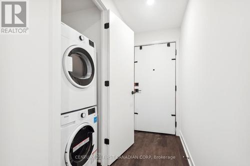 3404 - 55 Charles Street E, Toronto (Church-Yonge Corridor), ON - Indoor Photo Showing Laundry Room