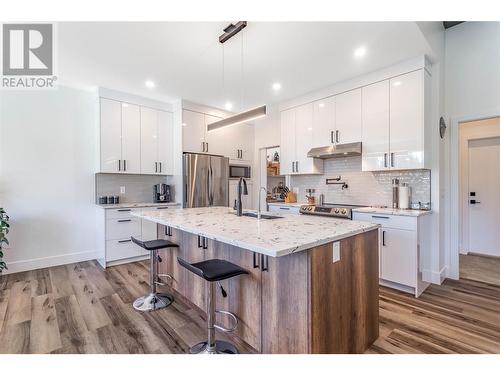 2737 Cedar Ridge Street, Lumby, BC - Indoor Photo Showing Kitchen With Stainless Steel Kitchen With Upgraded Kitchen