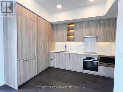 302 - 25 Mcmahon Drive, Toronto, ON - Indoor Photo Showing Kitchen