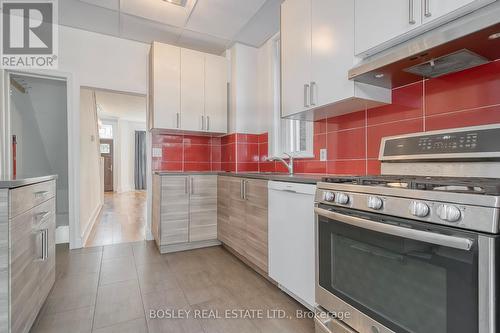 725 Manning Avenue, Toronto, ON - Indoor Photo Showing Kitchen