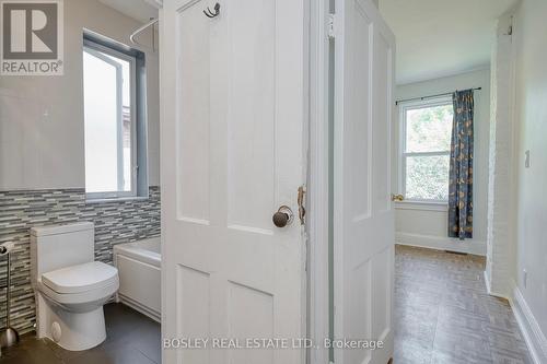 725 Manning Avenue, Toronto, ON - Indoor Photo Showing Bathroom